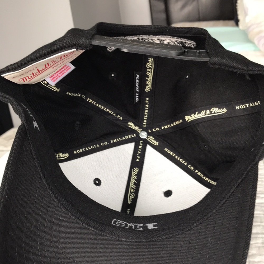 Mitchell and Ness Hat - Picture 3 of 3
